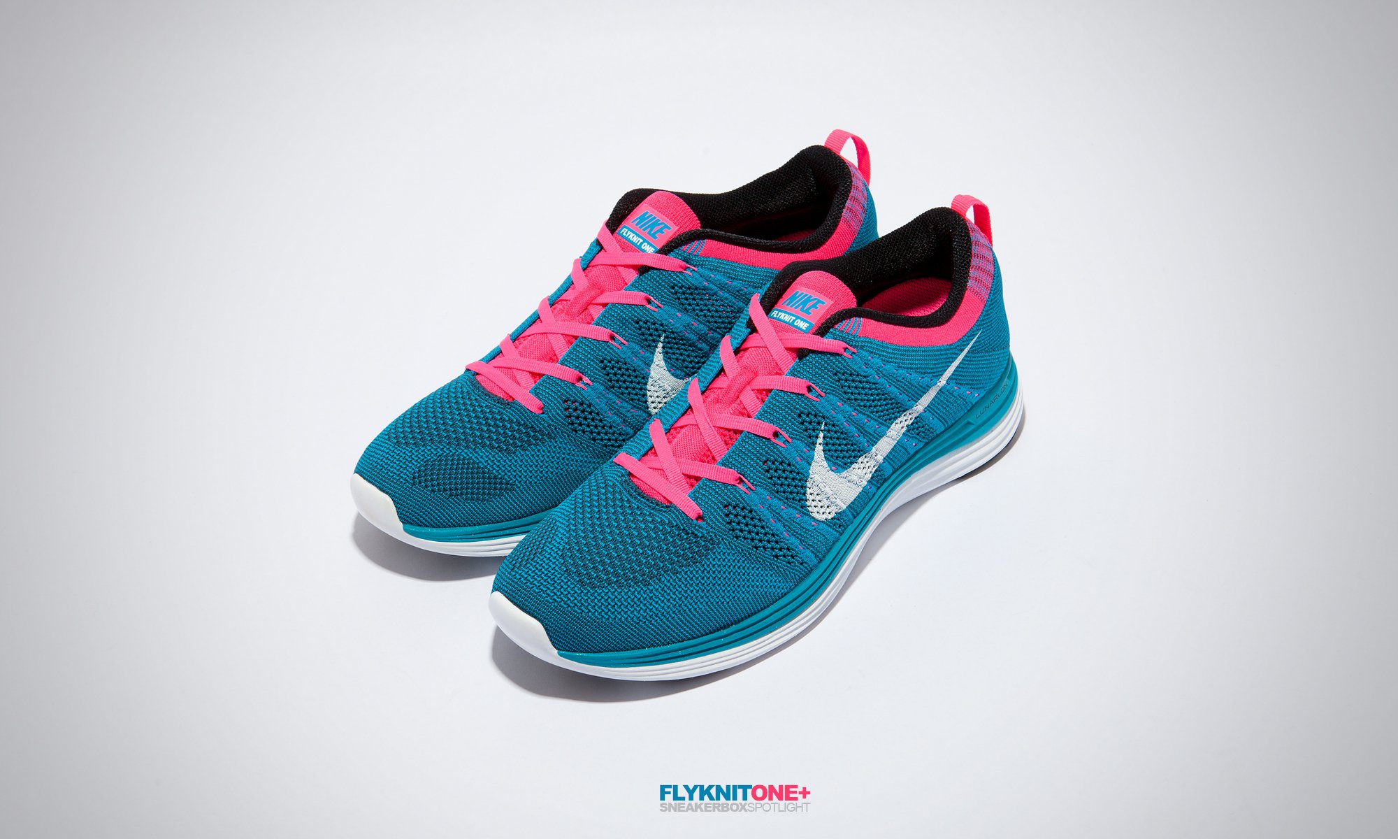 nike flyknit one+ lunar shoes the pair pink blu