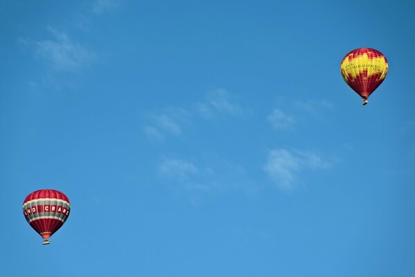 Luftballons am Sporthimmel