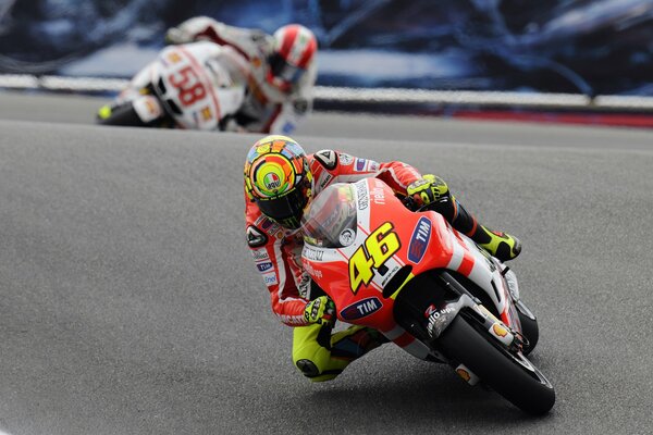 Carrera de motos, una más afortunada