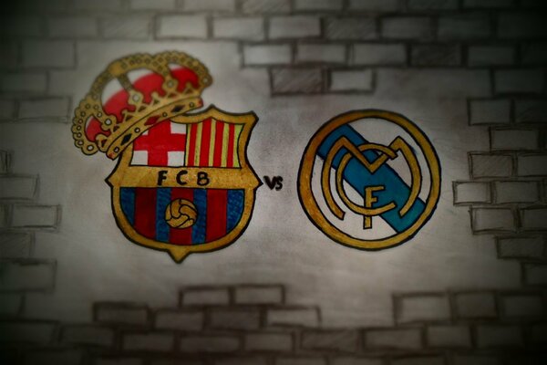 Emblemas de los clubes de fútbol de Barcelona y Madrid