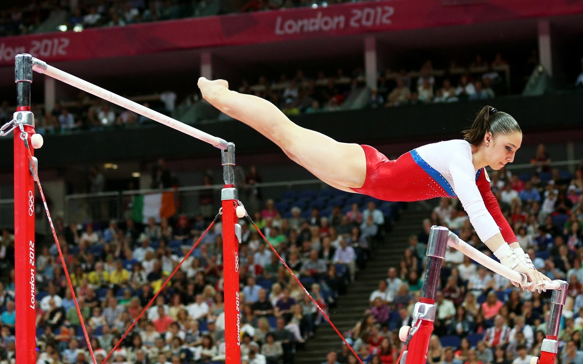 aliya mustafina fille beauté athlète gymnaste championne du monde championne olympique visage figure jambes barres russie champion du monde champion olympique jeux olympiques d été 2012 londres 2012 londres-