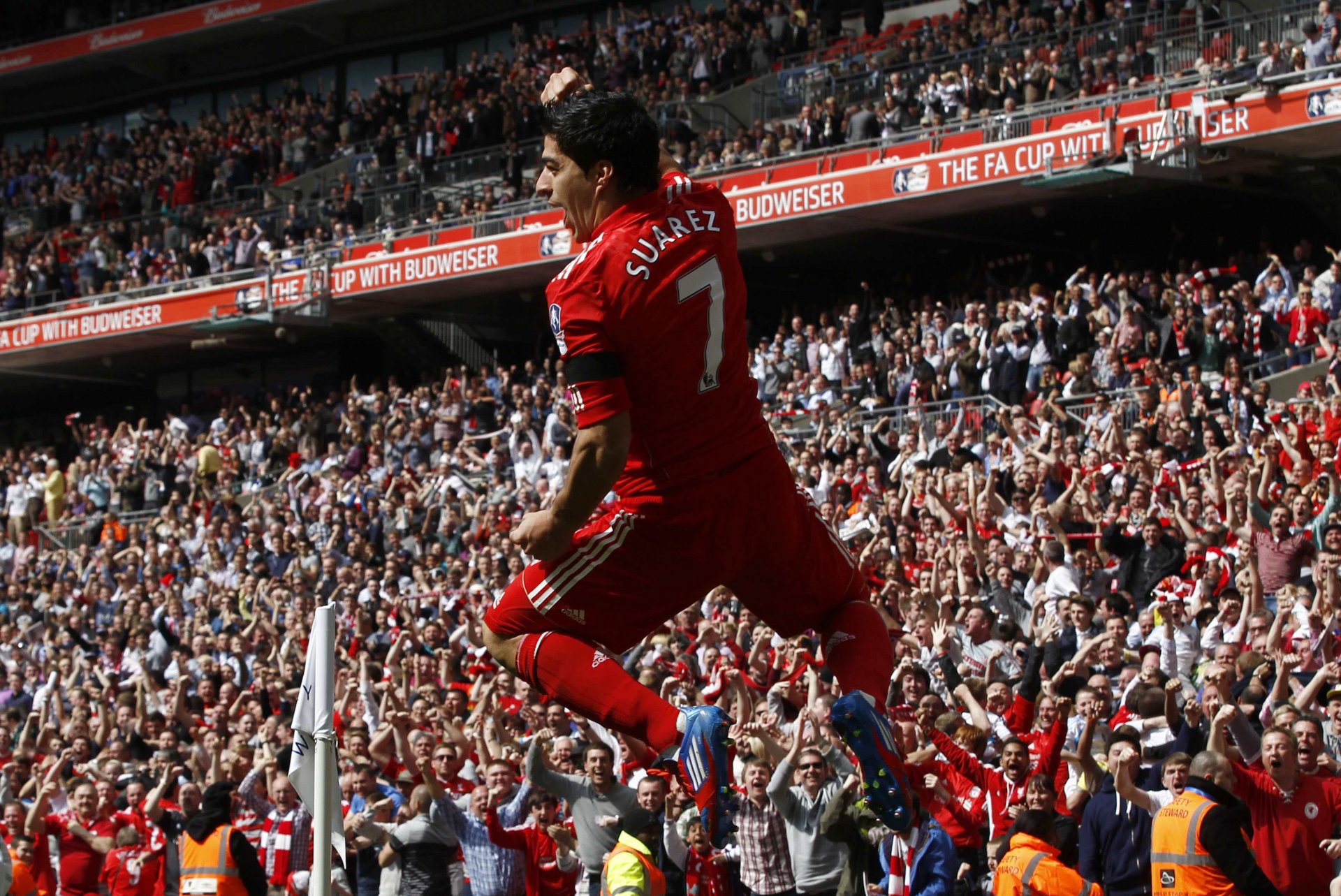 liverpool football suarez 2012 fans england suarez goal victory