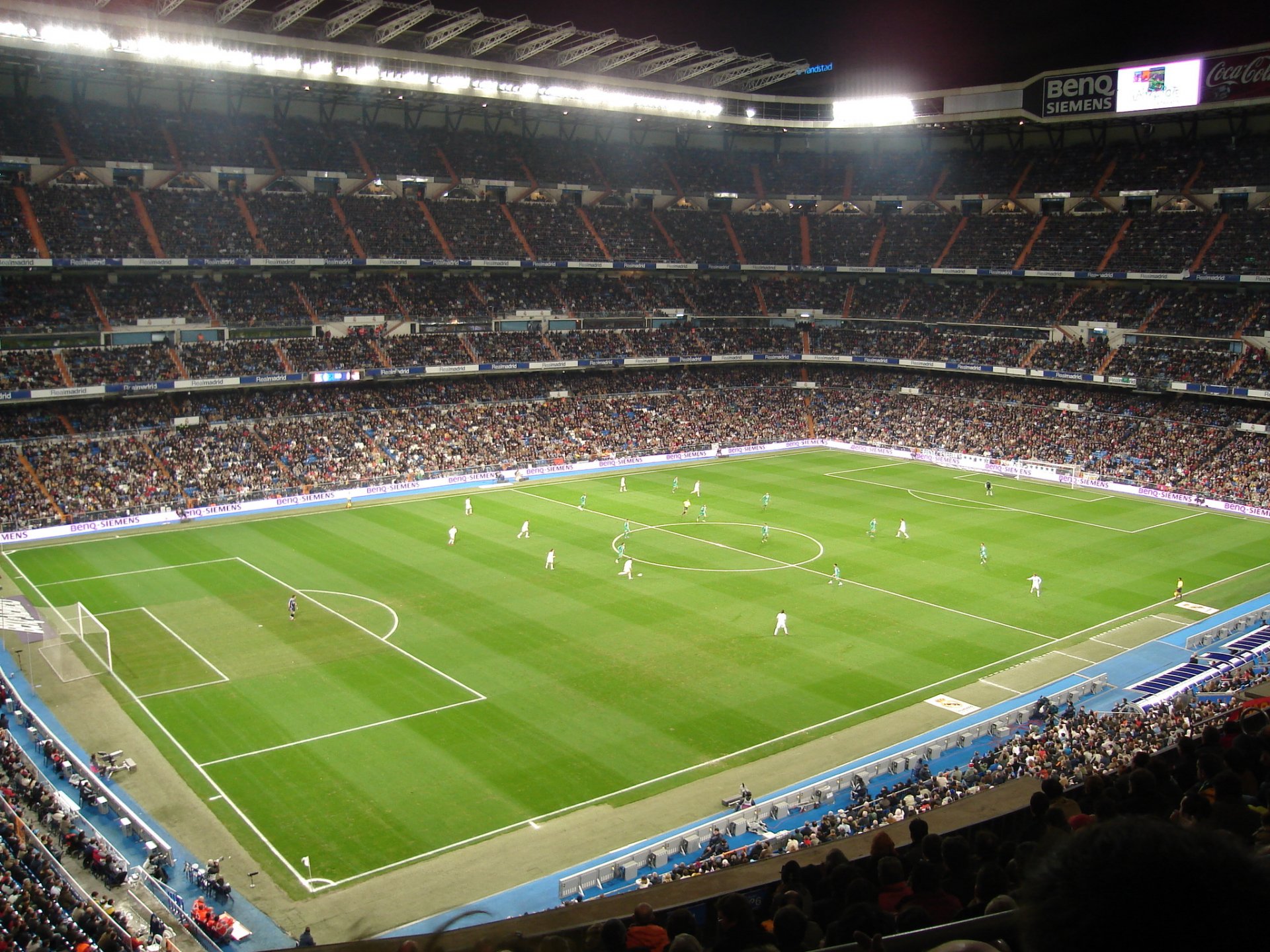 hiszpania real madryt piłka nożna bernabeu stadion real santiago bernabeo