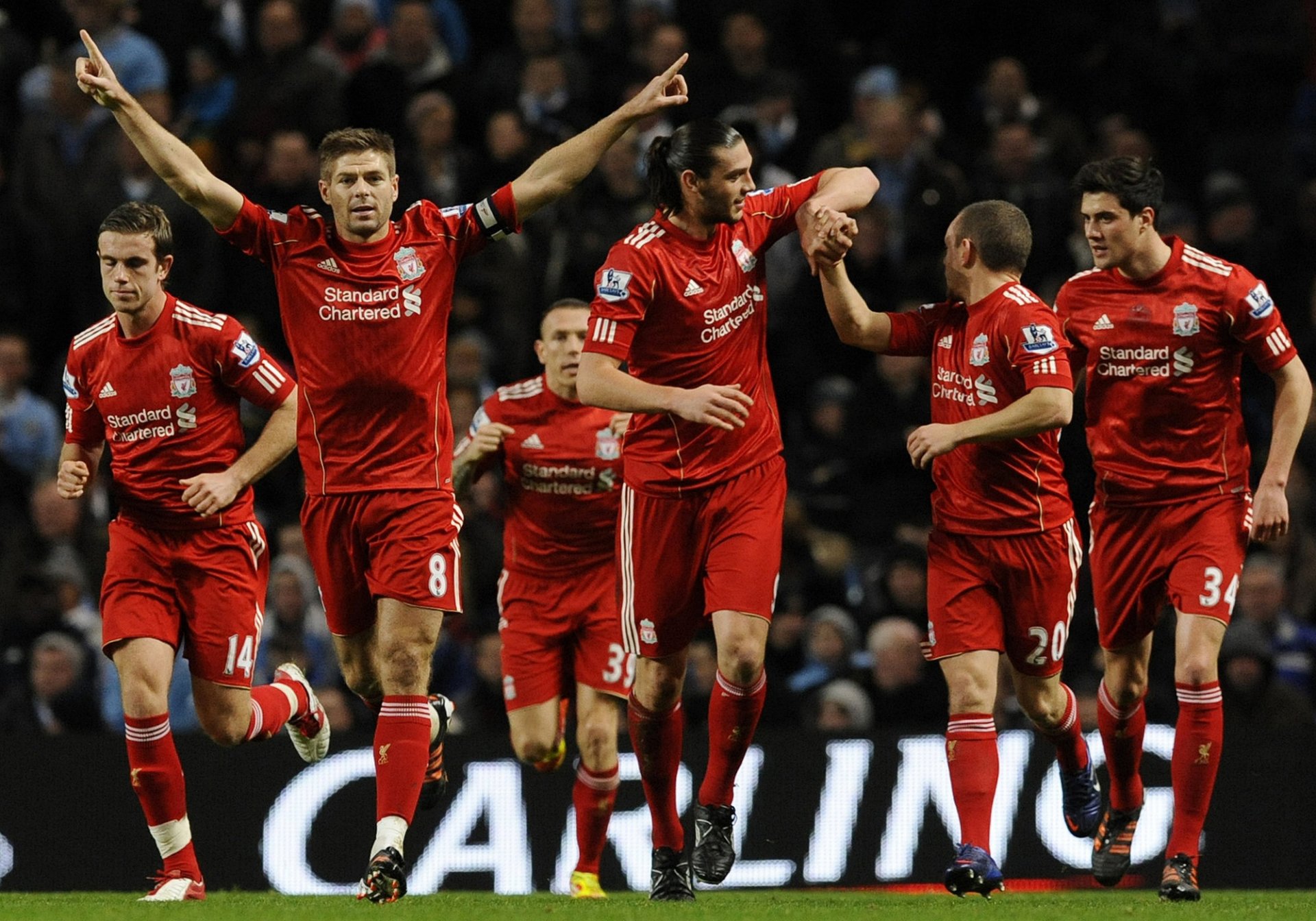 liverpool gerard fútbol lluvia