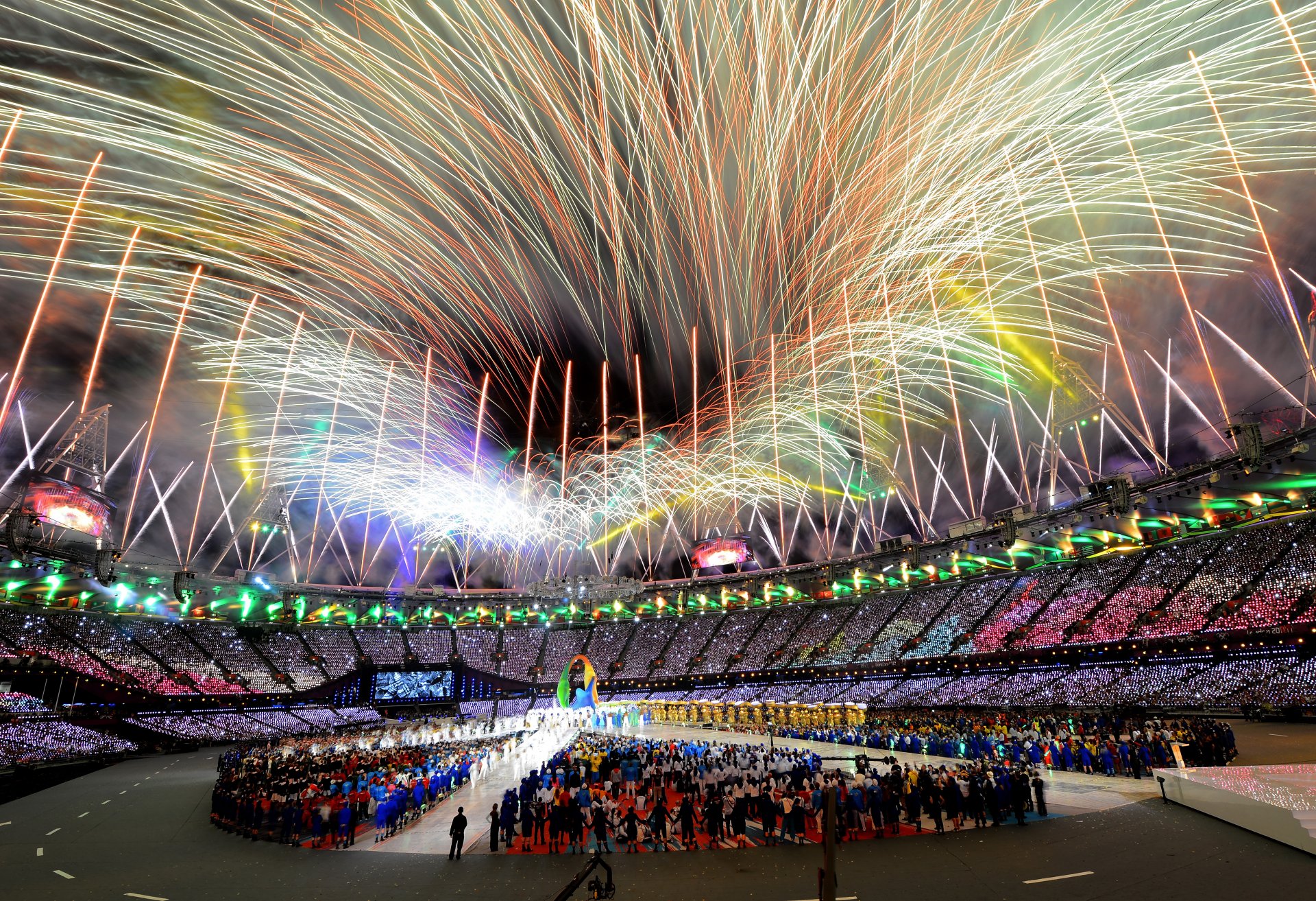 london 2012 olympic games stadium salute close