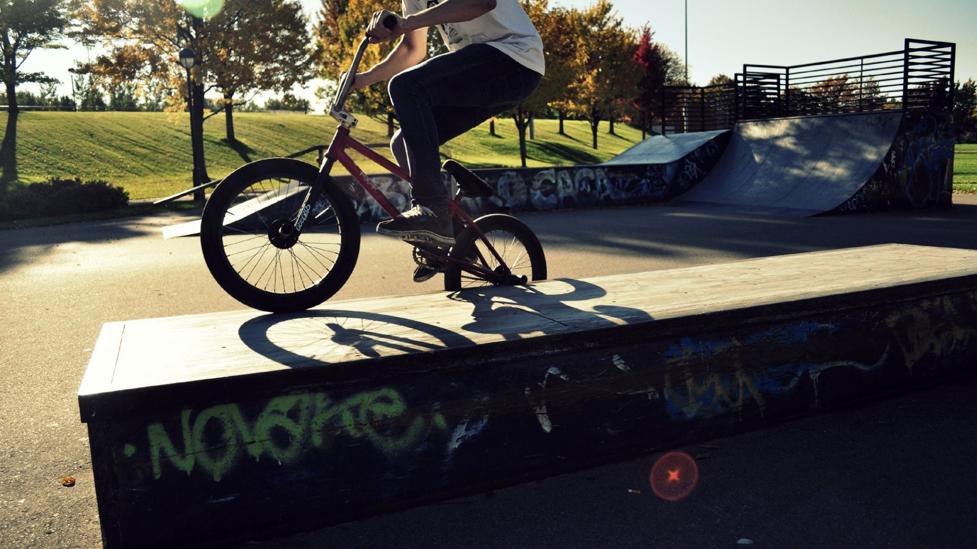 deporte bicicleta bmx chico truco skate park