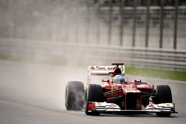 Fernando Alonso su una Ferrari in Formula 1