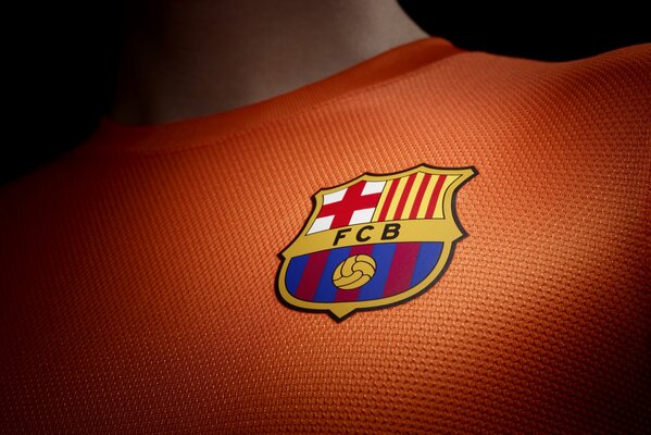 Logotipo del fútbol Club Barcelona. En la camiseta