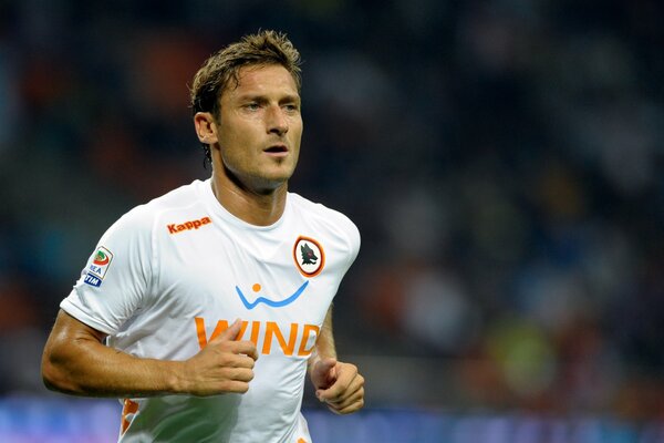 Sfondi calcio 1920x1200 Totti in Italia