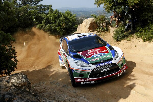 Rally automobilistico Ford sulla sabbia