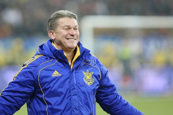 Oleg Blokhin sonriendo corriendo