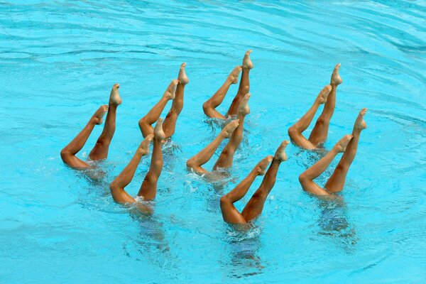 Simultanschwimmtraining für Sportlerinnen