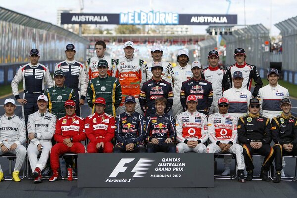 Les participants à la formule un photo commune