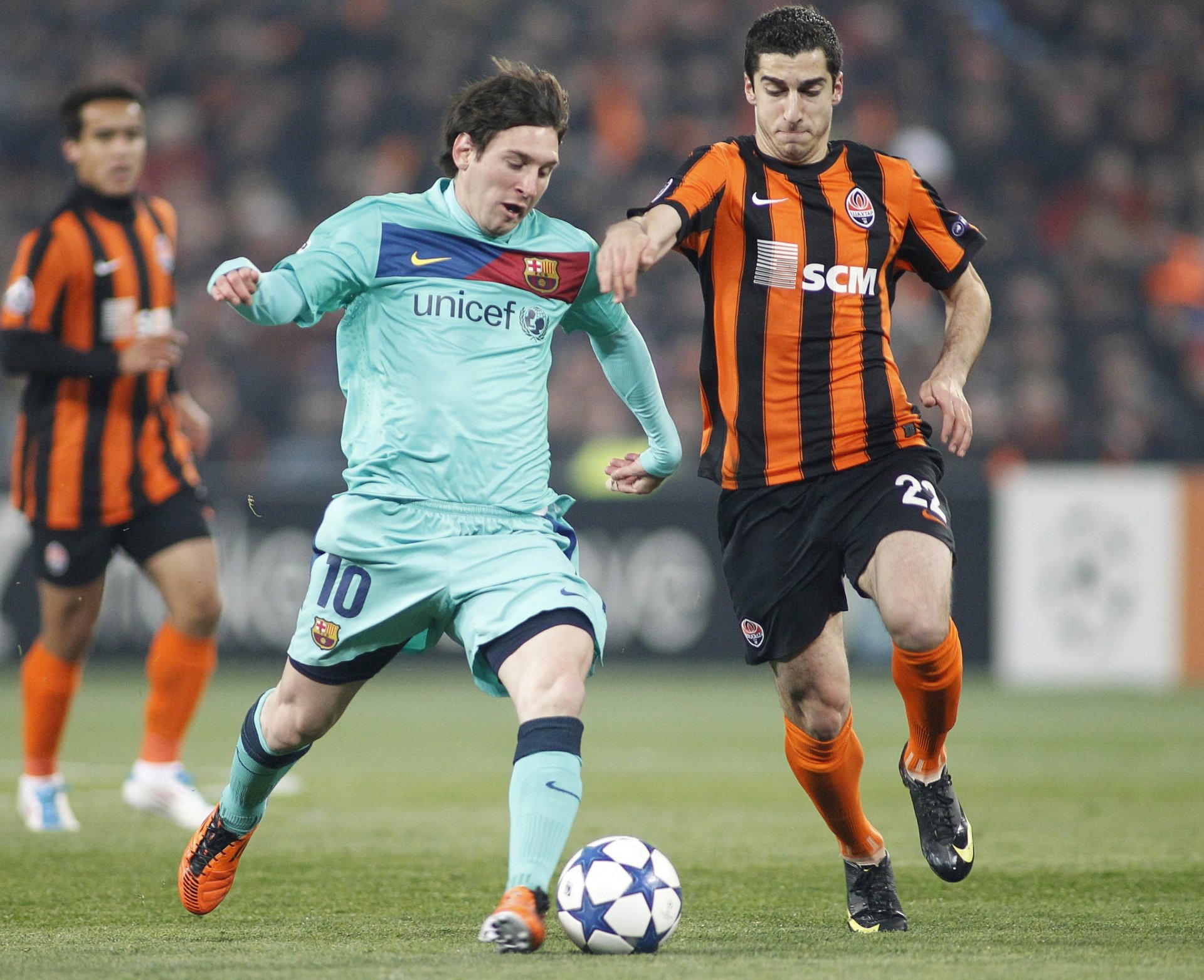 hakhtar donbass arena 2011 barselona messi football