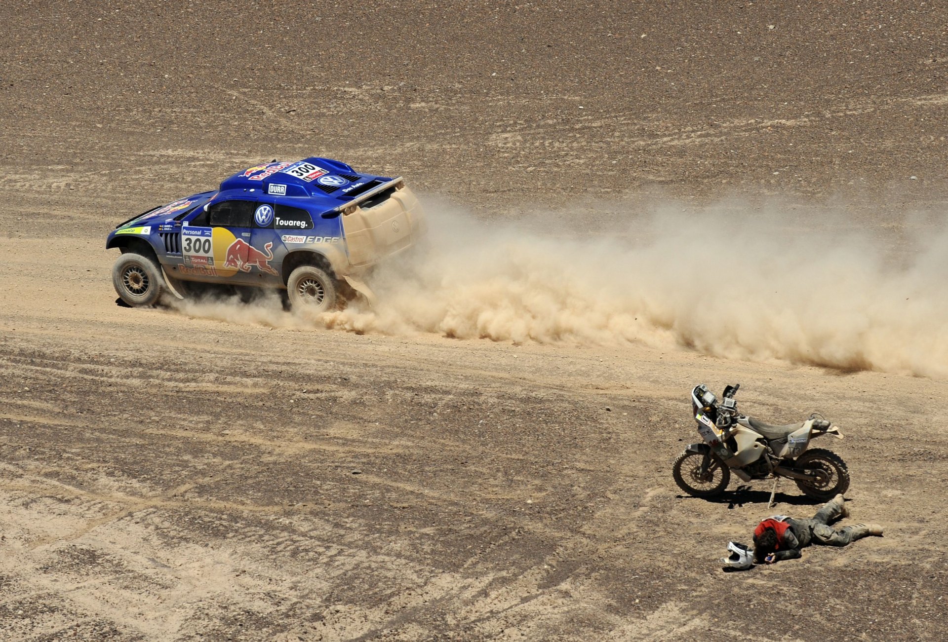 dakar sport course volkswagen motocycliste moto désert volkswagen auto vw photo brouettes voitures fonds d écran