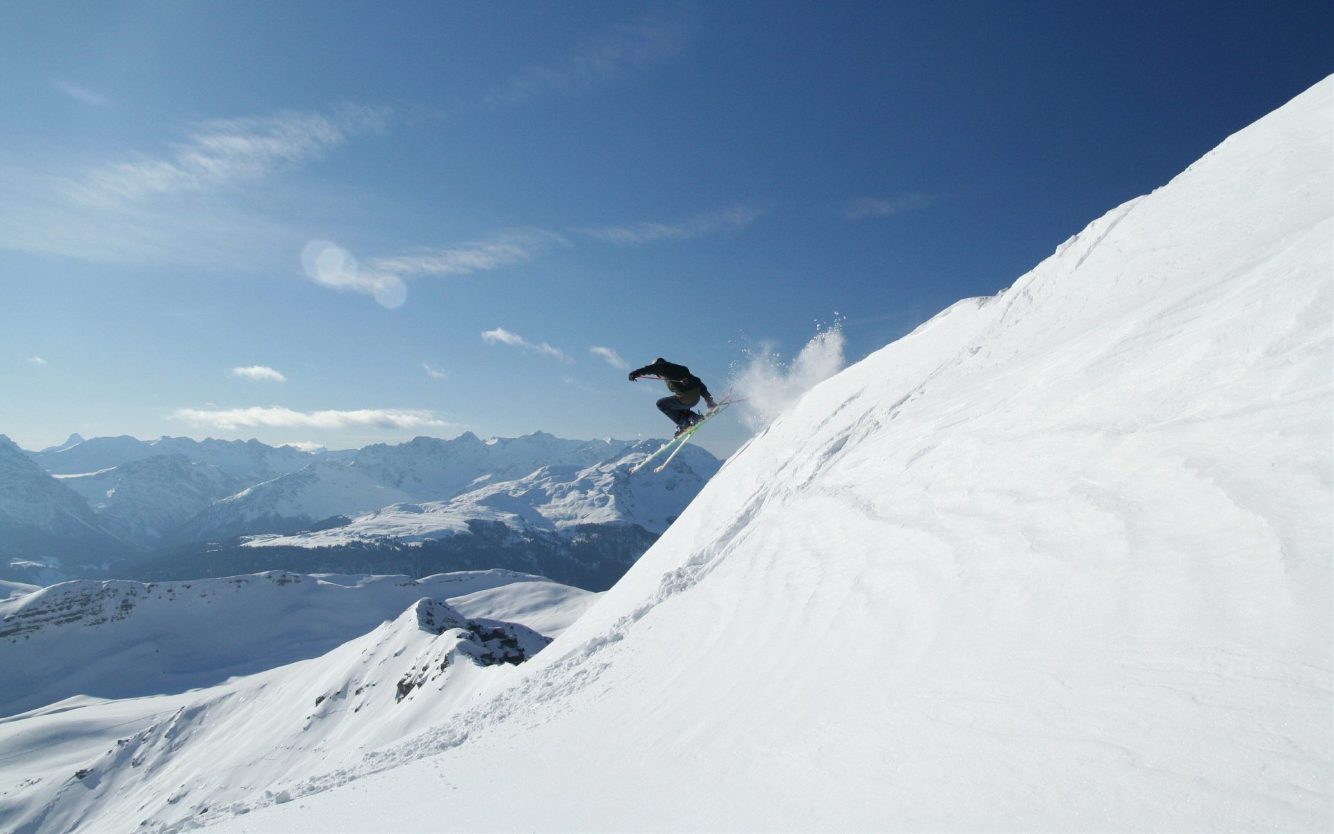 pente neige montagne skieur descente