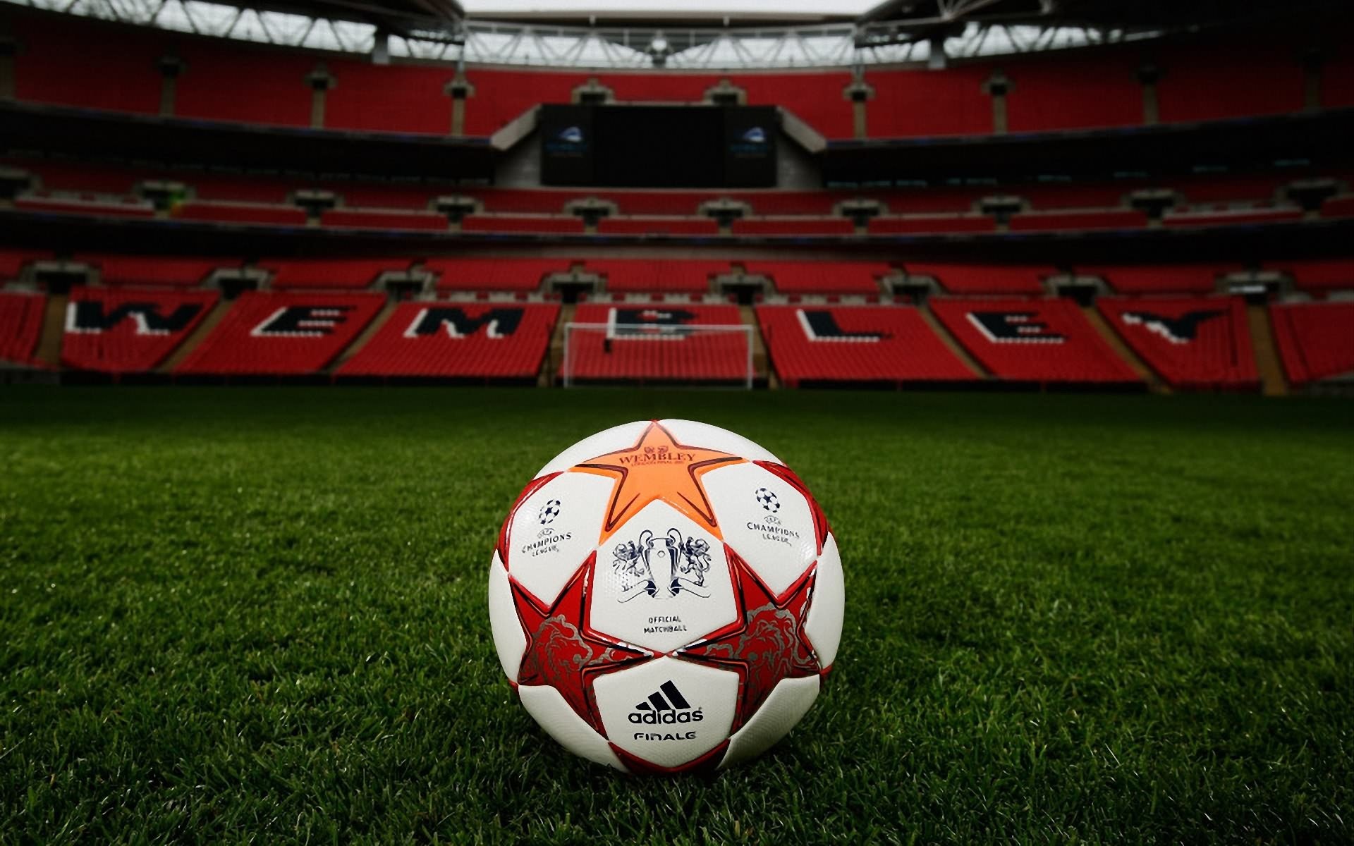 football ligue des champions balle terrain pelouse porte tribunes stade wembley