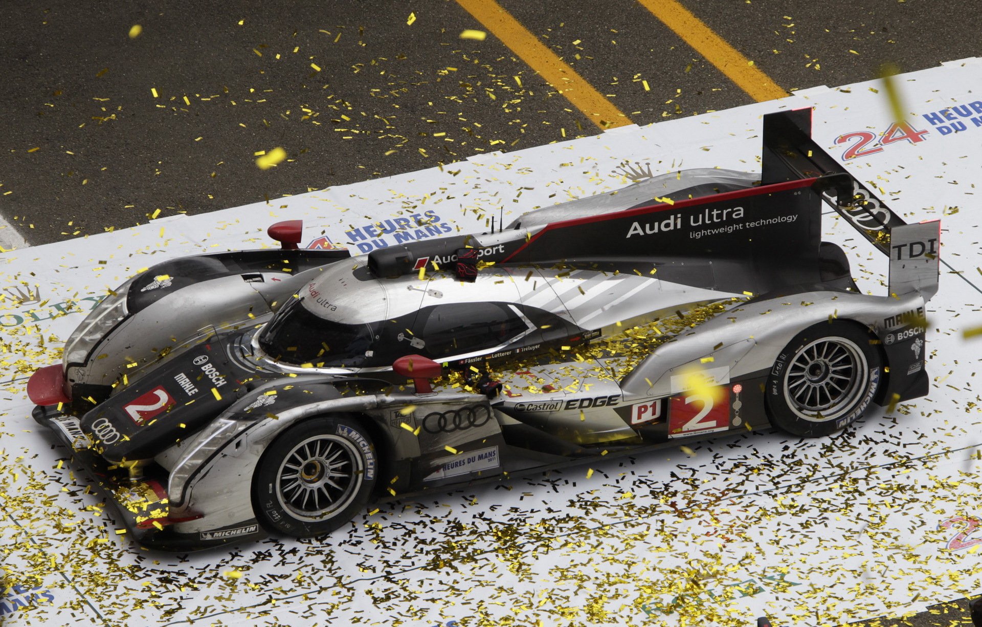 le mans 2011 race lmp1 audi r18 tdi champion