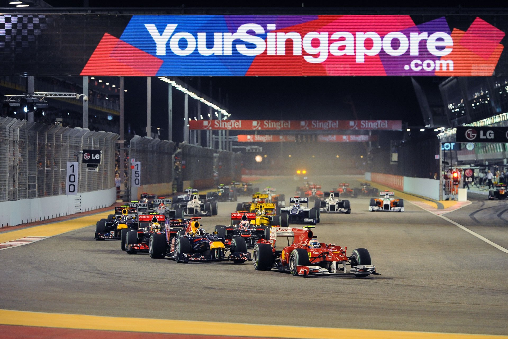 photo track race start race cars ferrari red bull vodafone mclaren mercedes mercedes gp petronas formula one team renault williams force india night lights formula 1 f1 formula-1 singapore grand prix 2010 marina bay marina bay street circuit