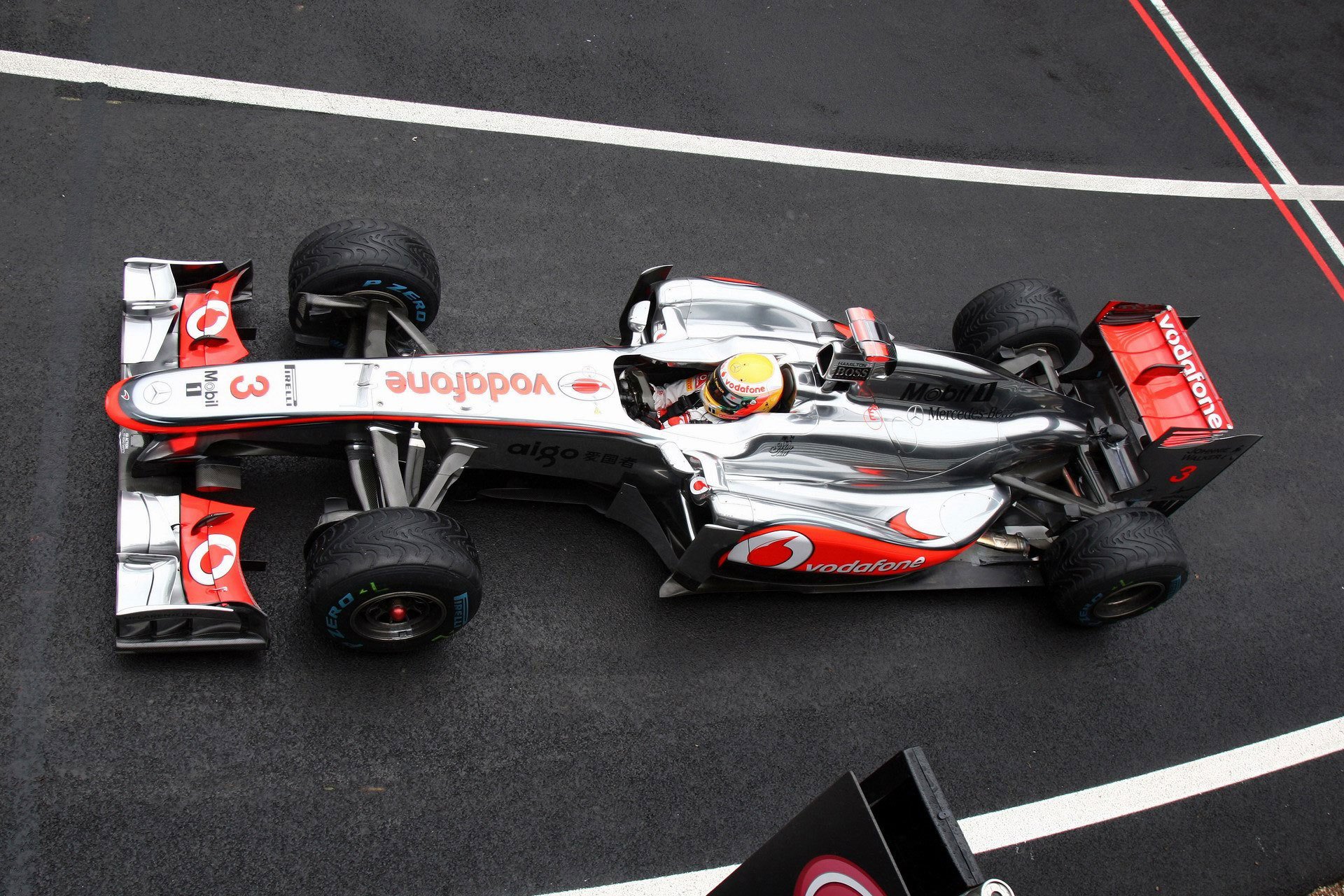 formula formula one f1 british gp silverstone 2011 mclaren mp4-26 lewis hamilton formula 1 england racer pilot car top view boxes pit lane