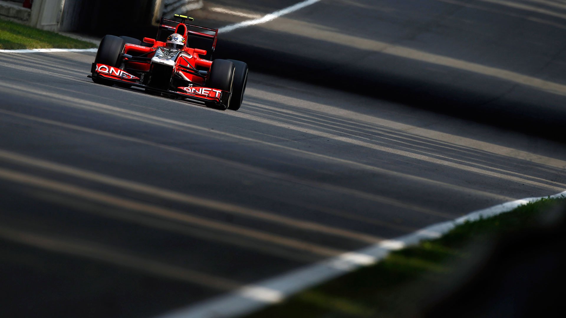 f1 formula motorsport marussia vergine vr-02 gran premio italia 2011 monza jerome d \ ambrosio marusia marusia motors jerome d\ ambrosio gran premio d italia formula 1 strada asfalto ombra pilota pista gara