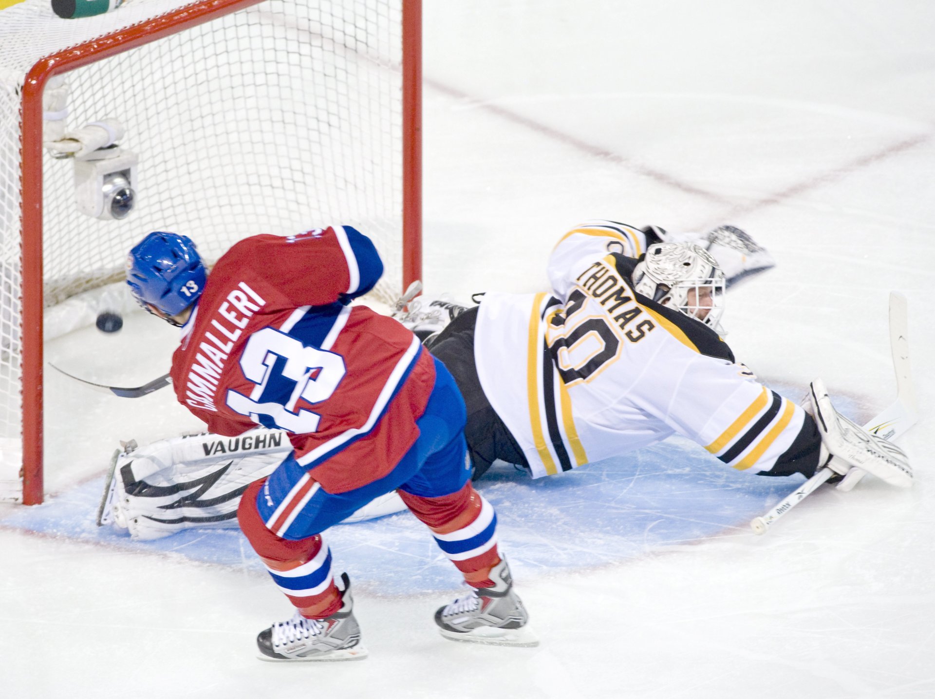 nhl michael montreal canadesi tim thomas boston bruins hockey portiere gol