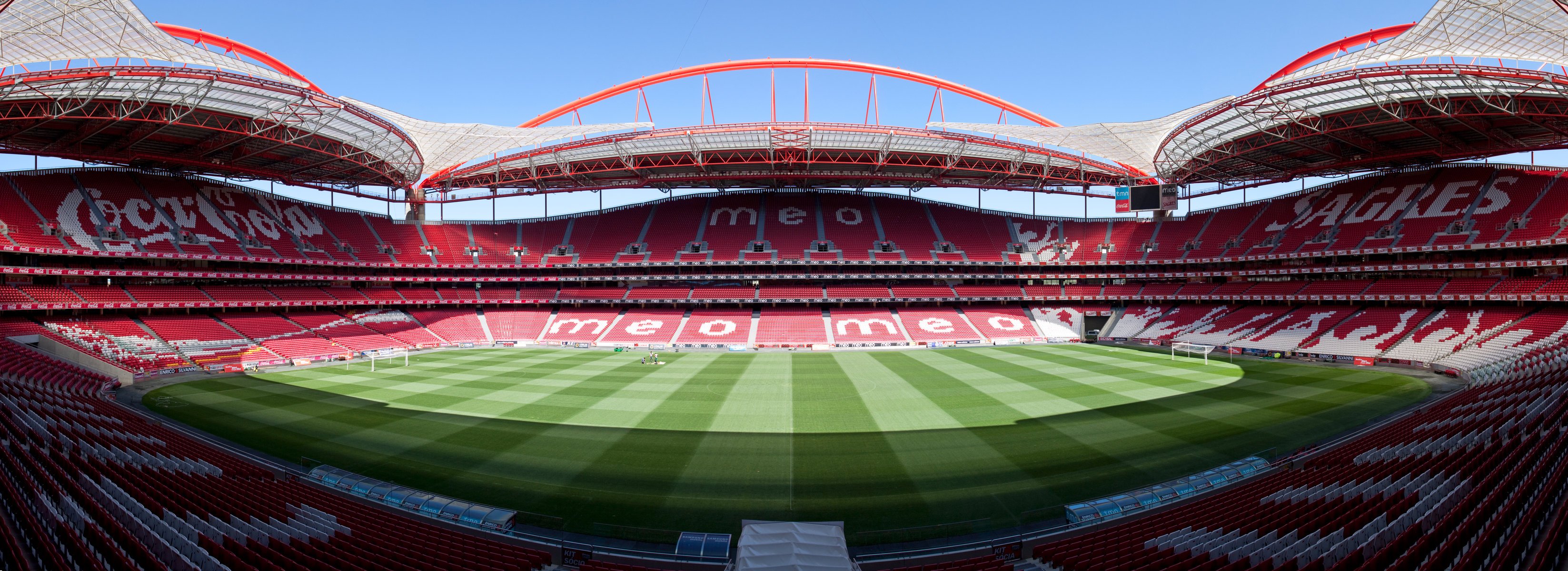 stadt lissabon portugal foto panorama estádio da luz stadion estádio da luz tribünen feld rasen gras