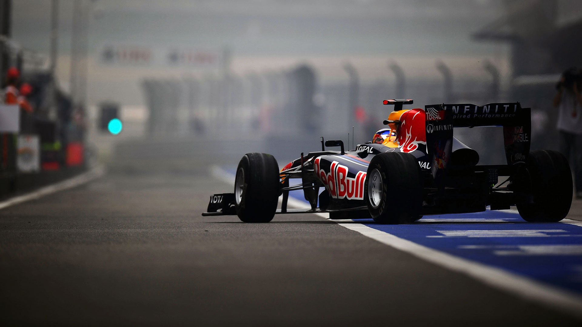 formula 1 sebastian vettel vettel red bull rb7 2011 grand prix shanghai pit lane f1 f1 formula