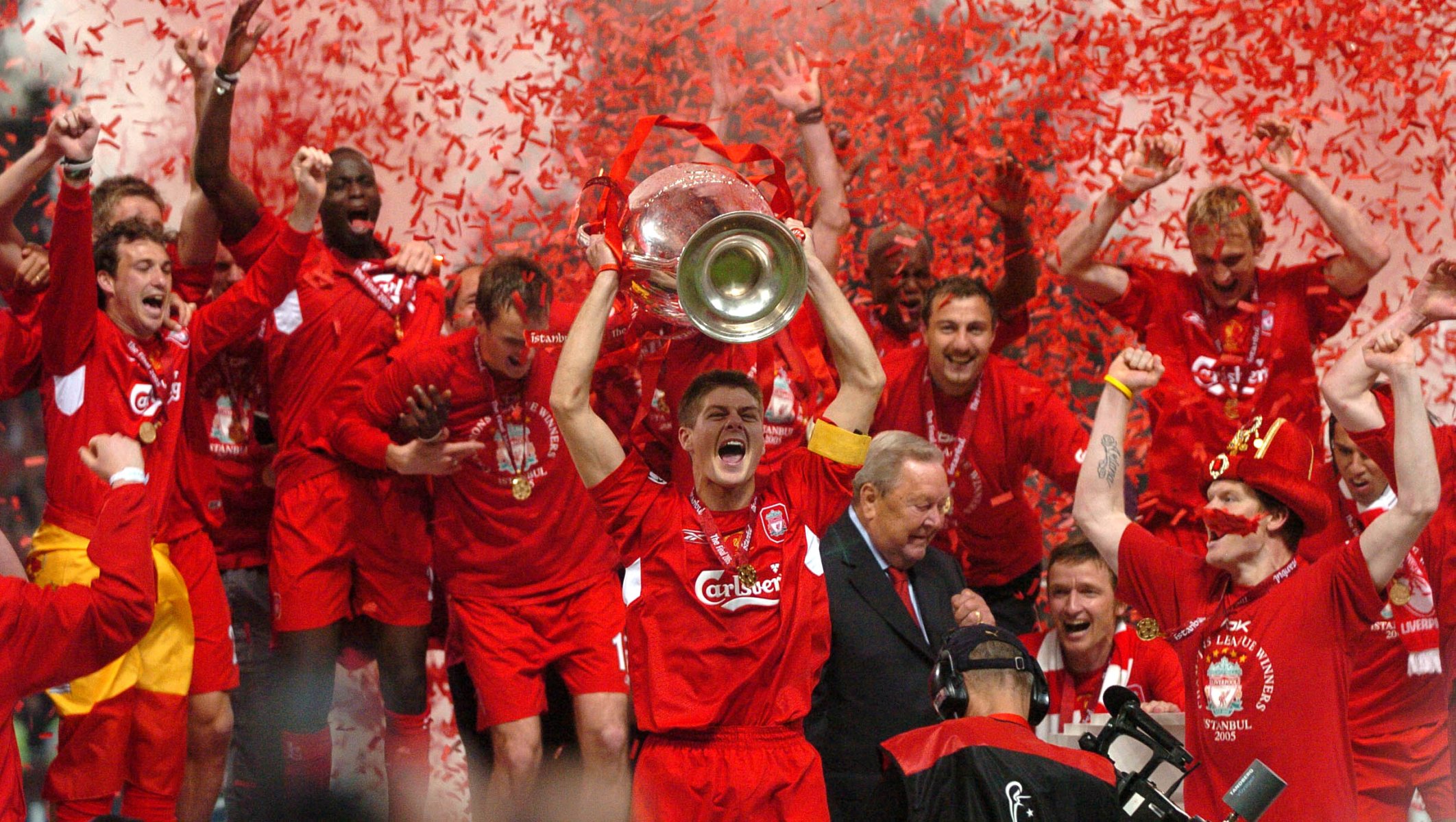 eurofinal 2005 champions league uefa steven gerrard captain liverpool fc england liverpool vs milan italy istanbul turkey cup football wallpapers victory celebration ynwa football celebrations champion f