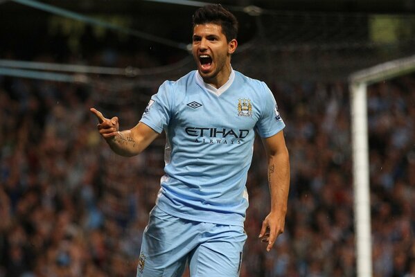 Aguero rejoices in his triumph