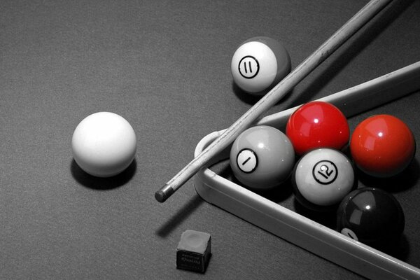 An exciting game of billiards