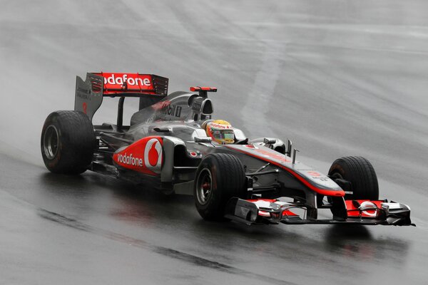 Formel-Eins-Rennen im Regen