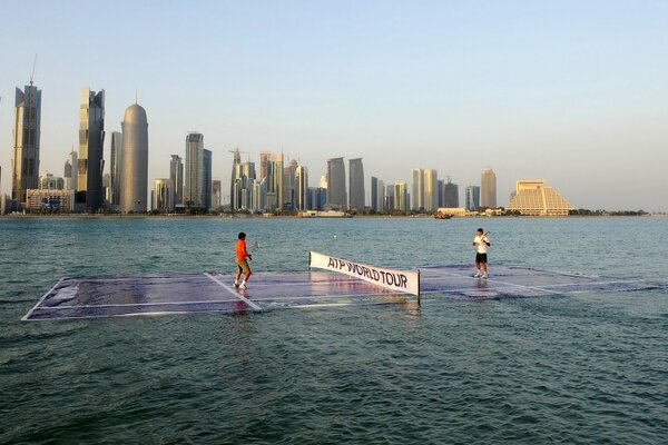 Tennis in the water, in a dose, a wonderful kind of football player