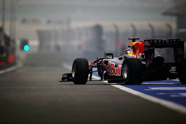 Auto da corsa Toro Rosso in piedi in pista