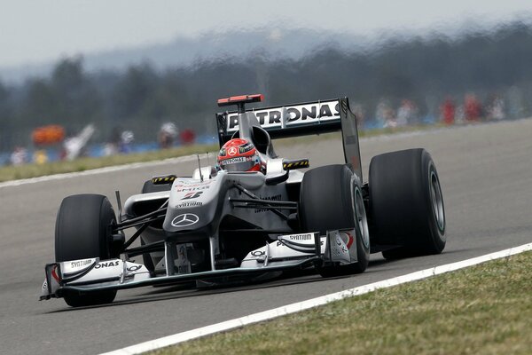 Carrera de fórmula uno Mercedes