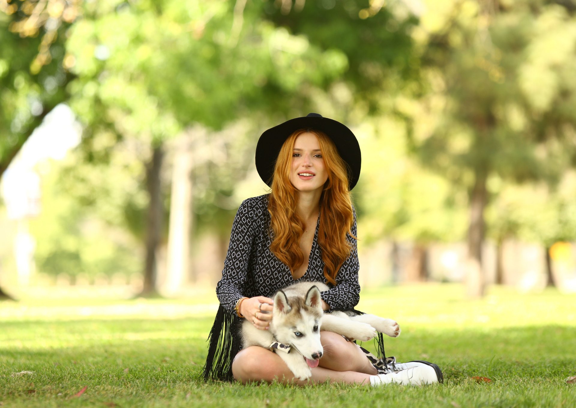 bella thorne girl actress park dog