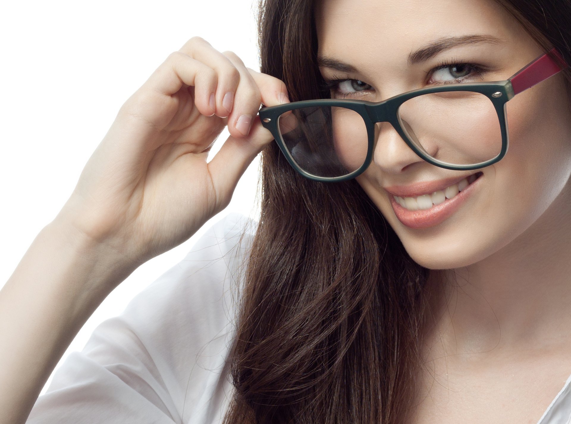 mädchen blick lächeln brille haare hintergrund