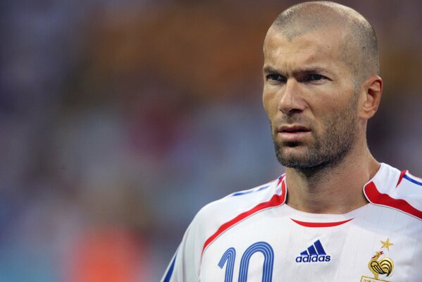 Le footballeur Zidane est une Star sur le terrain!