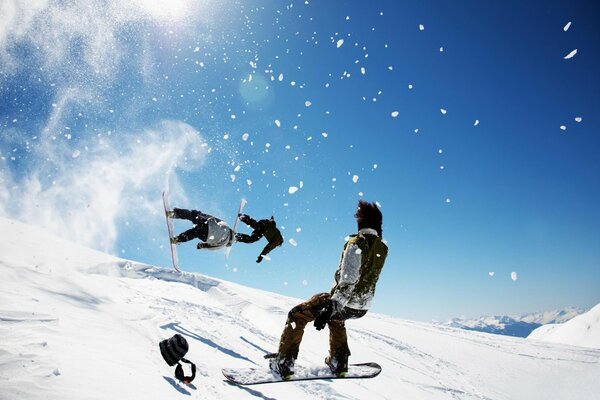 Increíbles saltos y vuelos de snowboarders