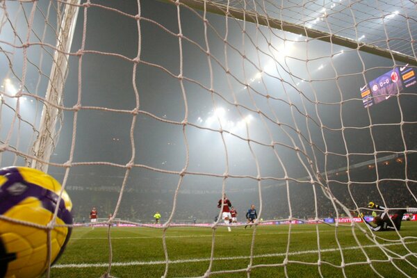 Palla segnata in porta sul calcio