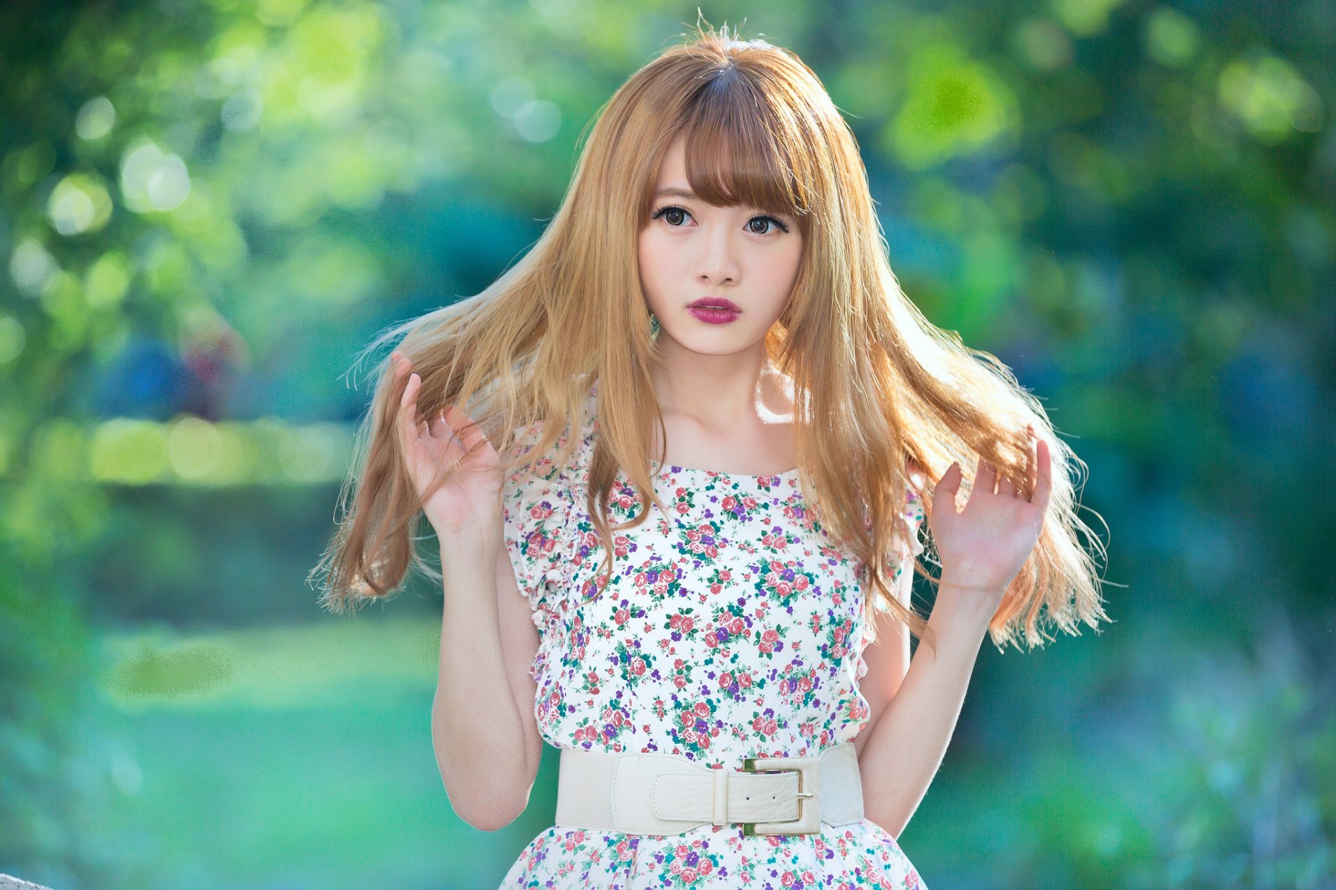 mädchen asiatisch haare gesicht blick augen kleid sommer