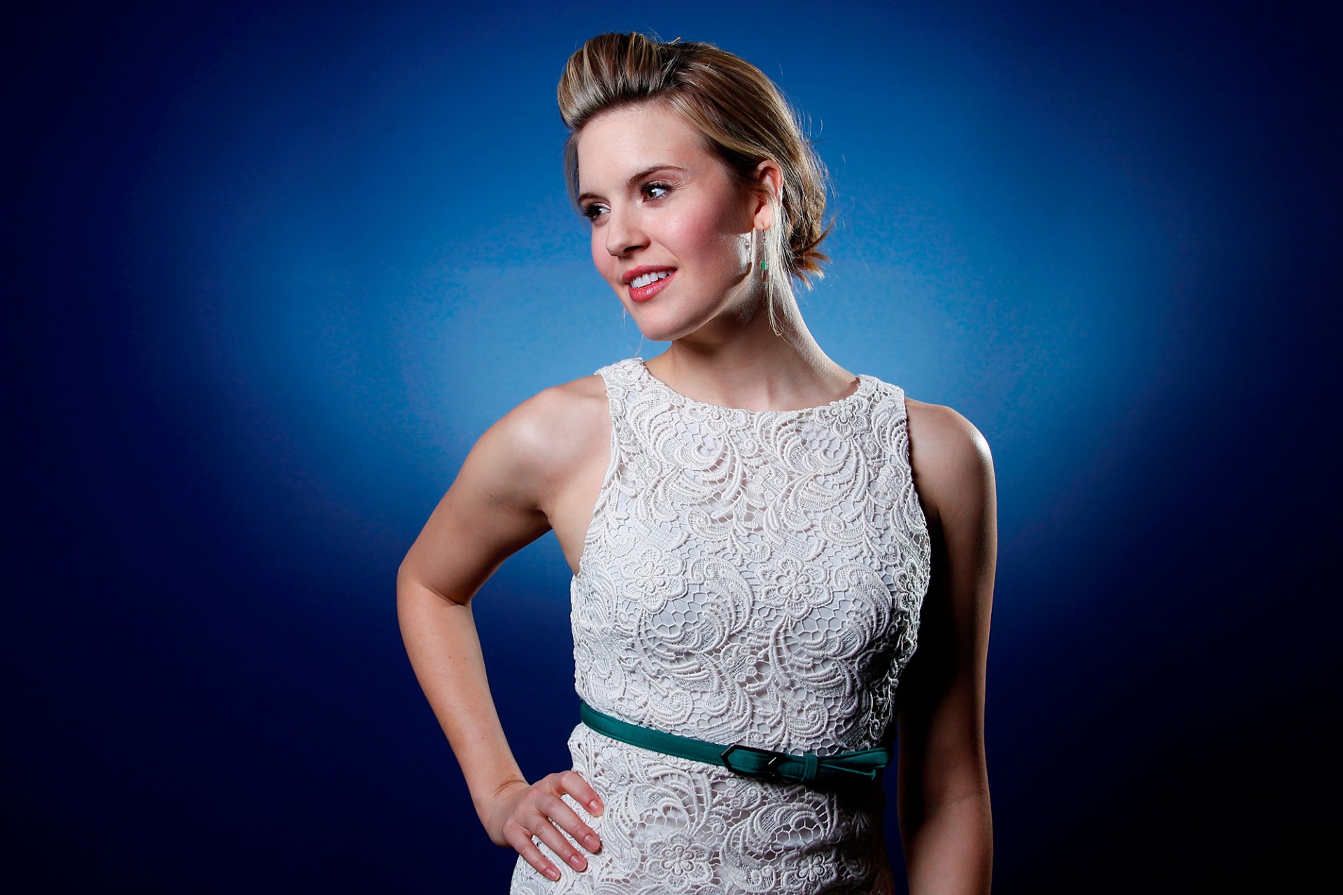 maggie grace actress girl californication photoshoot