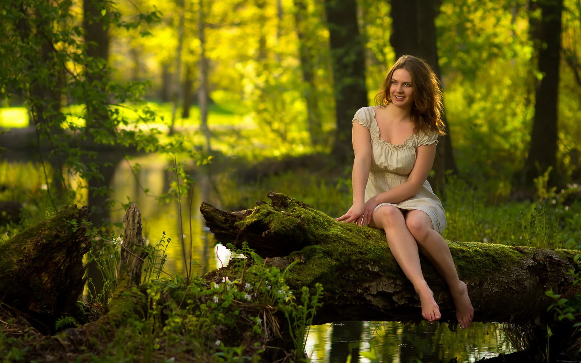 mädchen wald sommer