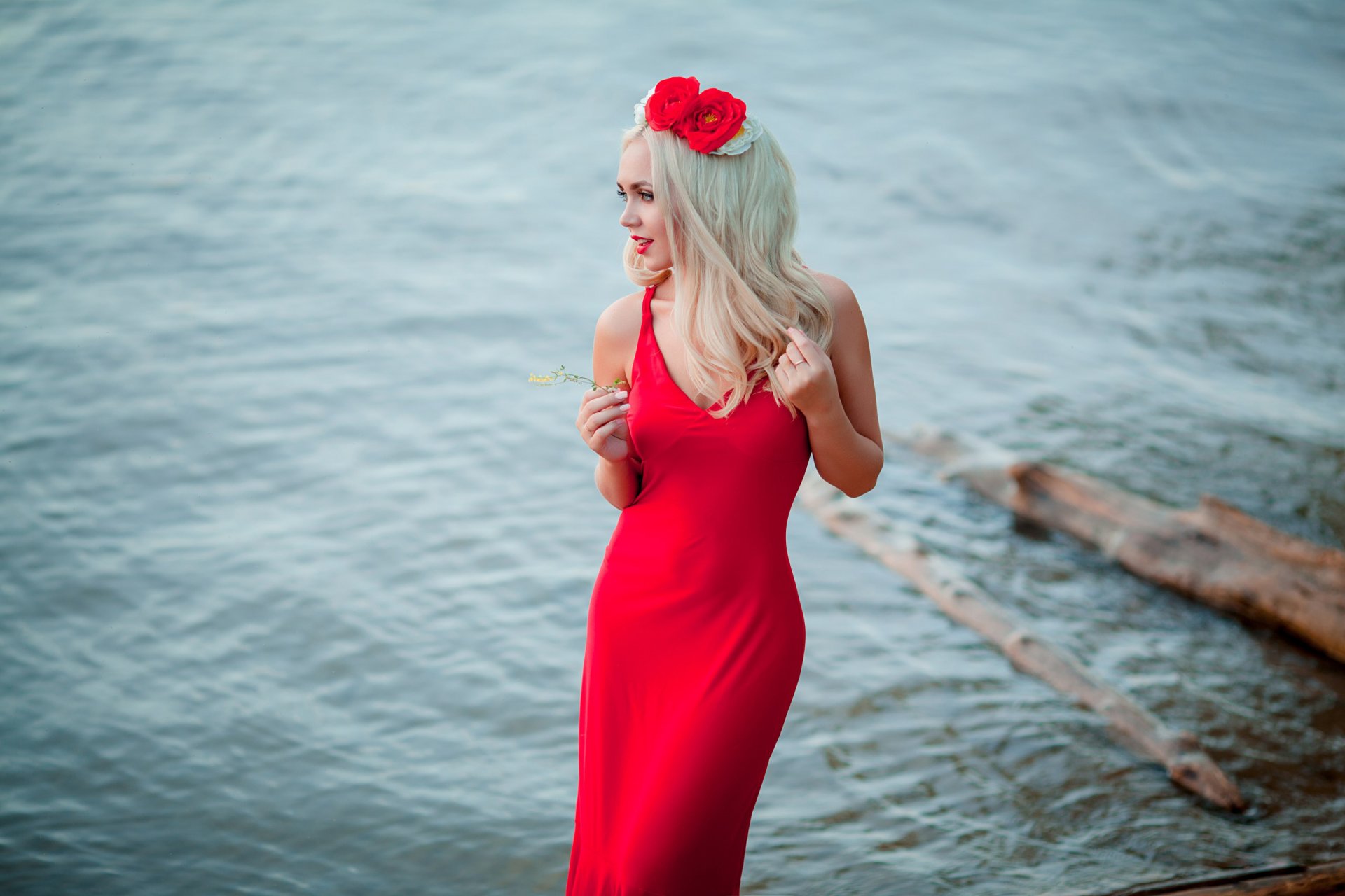 girl blonde the body dress red pose