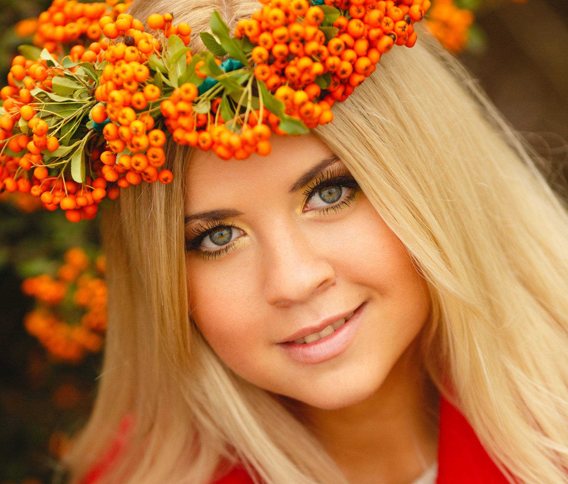 mädchen make-up kranz blick lächeln