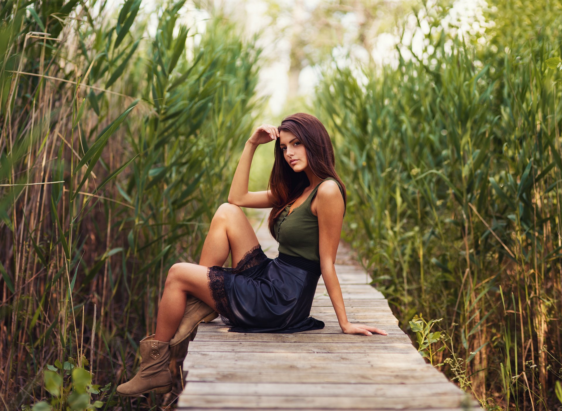 girl pose sitting