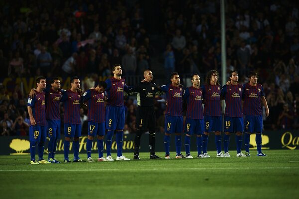 Squadra di Barcellona prima della partita di calcio