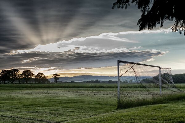 Porte de football sur le terrain en plein air