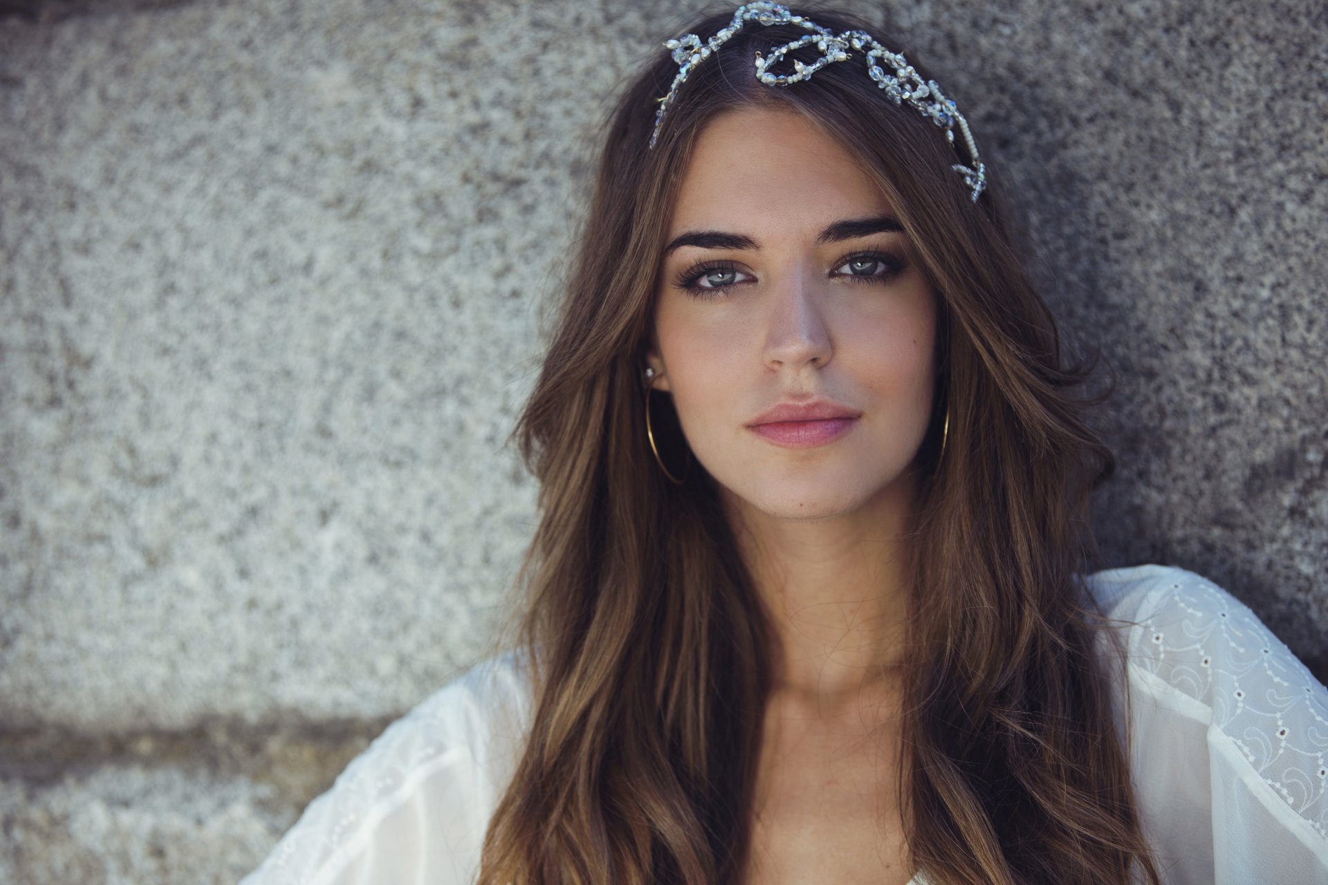 clara alonso ragazza modello viso sguardo trucco