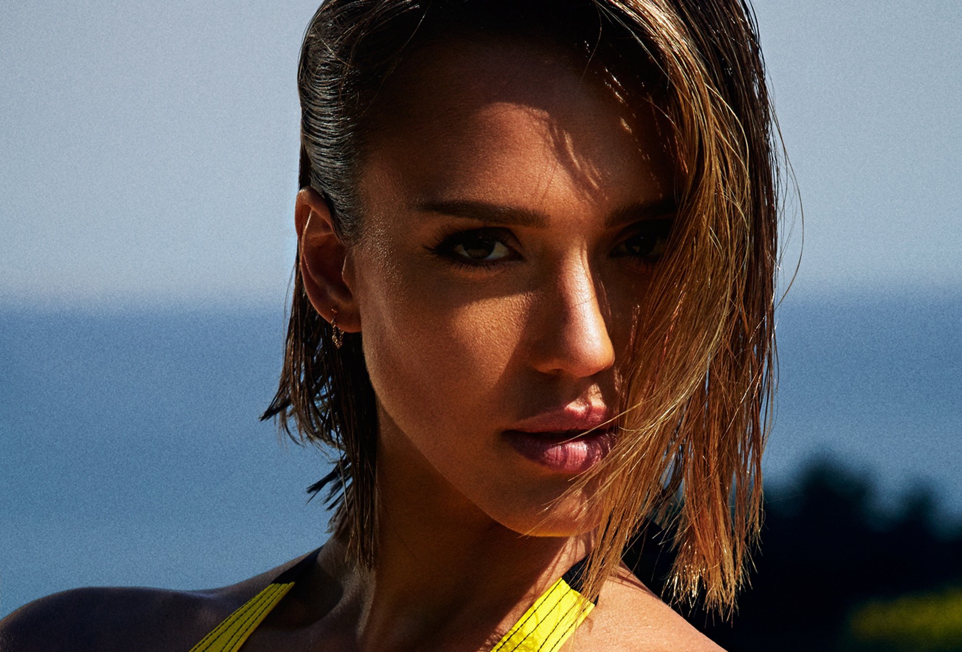 ragazza viso capelli jessica alba latina